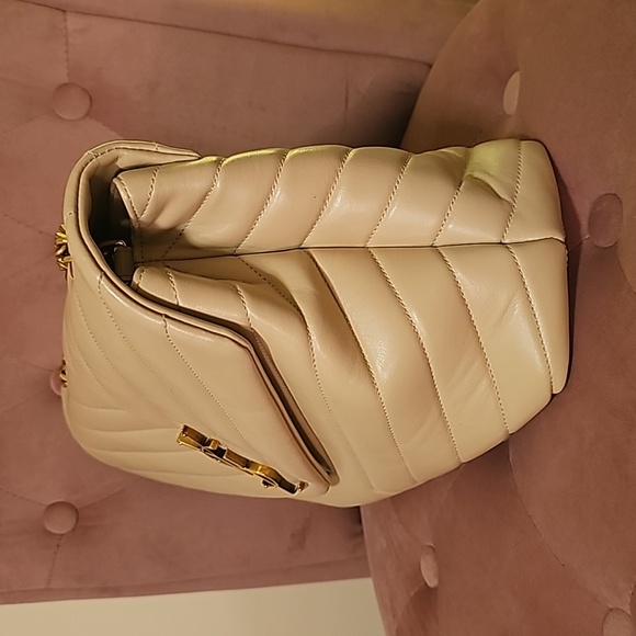 Authentic Saint Laurent Medium Loulou Shoulder Bag - Picture 6 of 17